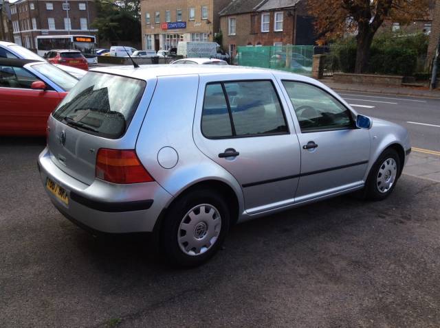 2001 Volkswagen Golf 1.6 16V SE 5dr