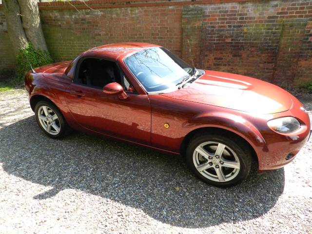 Mazda MX-5 2.0i [Option Pack] 2dr Retractable Hardtop Convertible Petrol Red